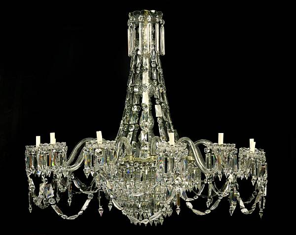 Appraisal: A good quality Neoclassical style cut glass twelve light chandelier