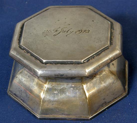 Appraisal: George V silver octagonal inkwell with glass liner London w