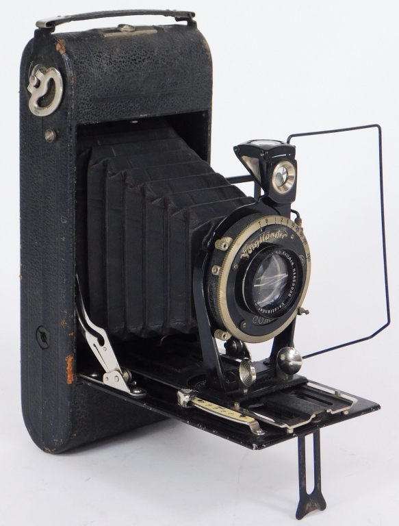 Appraisal: VOIGTL NDER INOS I FOLDING CAMERA Voigtl nder Inos I