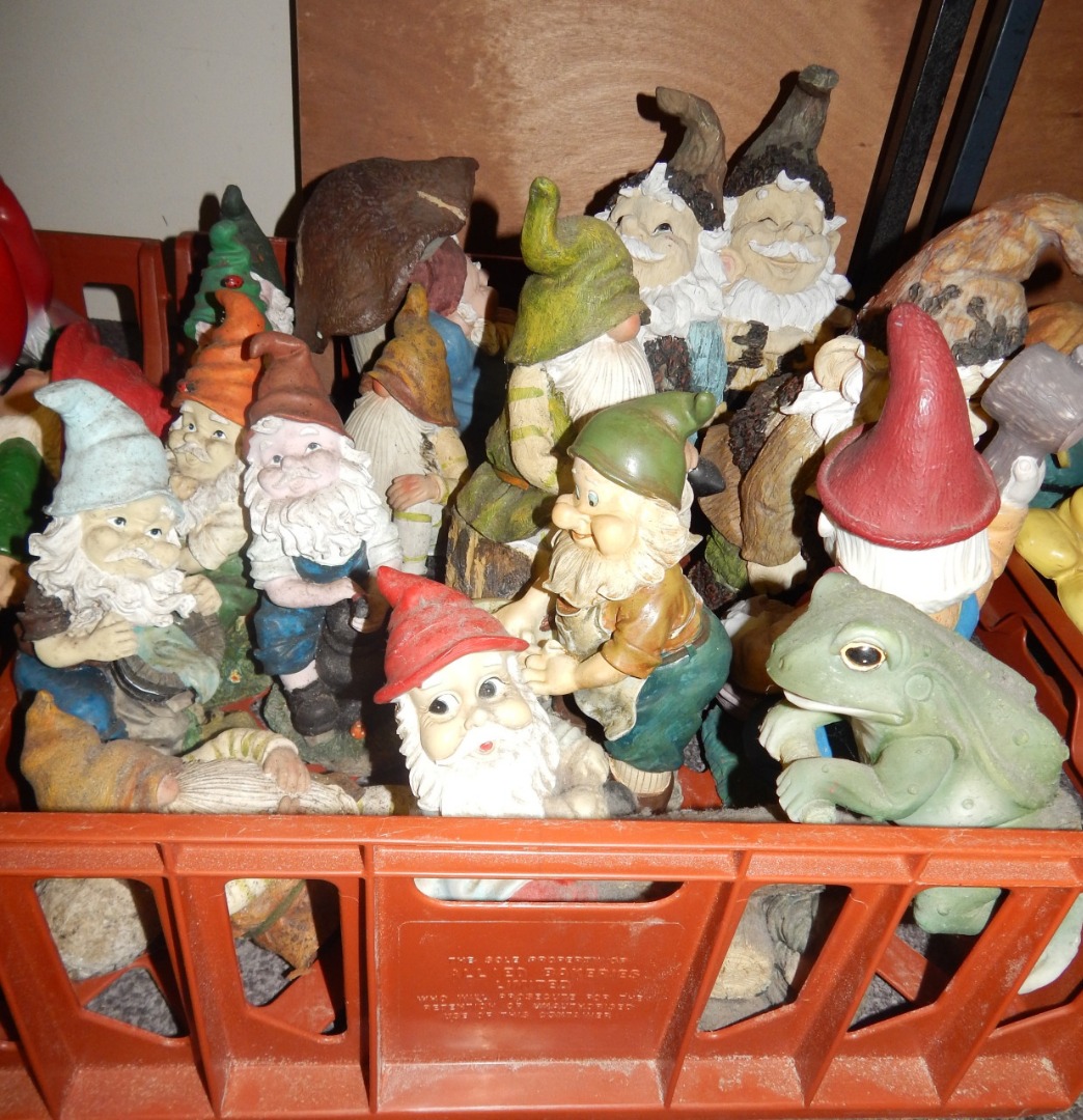 Appraisal: A large quantity of mainly plastic garden gnomes to include