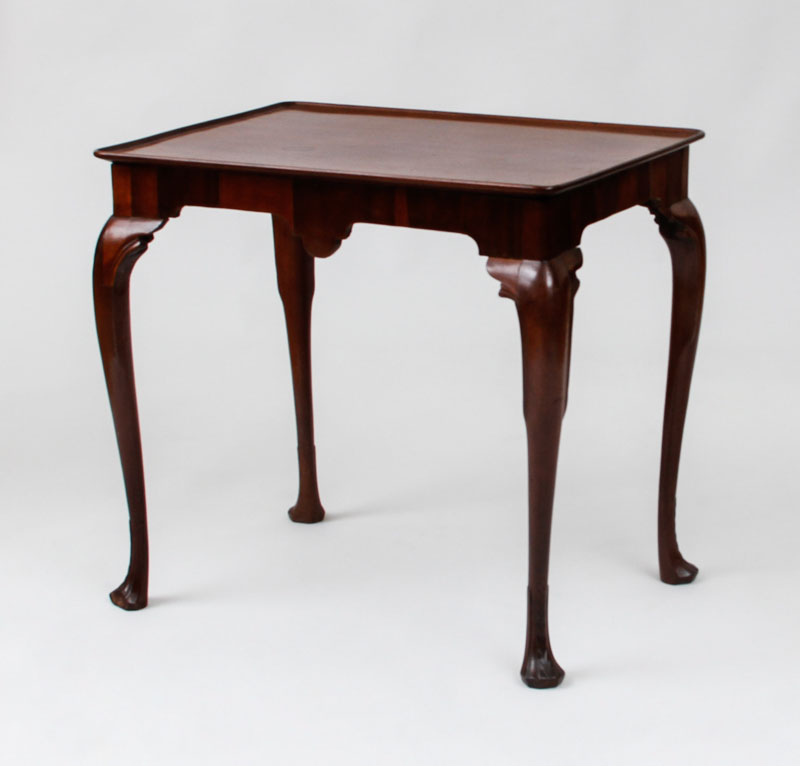 Appraisal: QUEEN ANNE MAHOGANY TRAY-TOP TEA TABLE With a dished tray