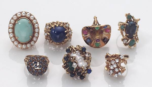 Appraisal: A collection of seven diamond gem-set and gold rings gross