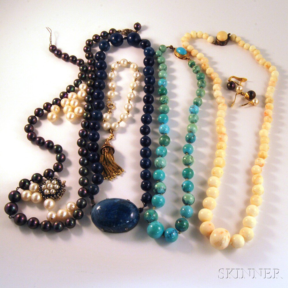 Appraisal: Small Group of Beaded and Pearl Jewelry a graduated turquoise