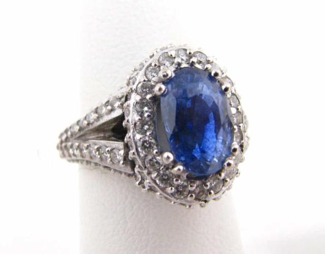 Appraisal: Ladies k White Gold Diamond approximately ct tw Tanzanite Ring