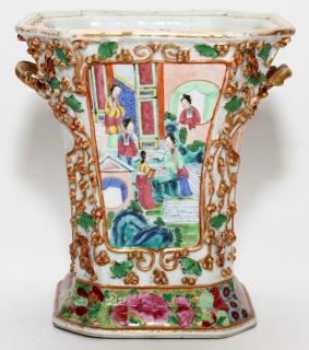 Appraisal: CHINESE MANDARIN ROSE PORCELAIN VASE CHINESE MANDARIN ROSE PORCELAIN VASE