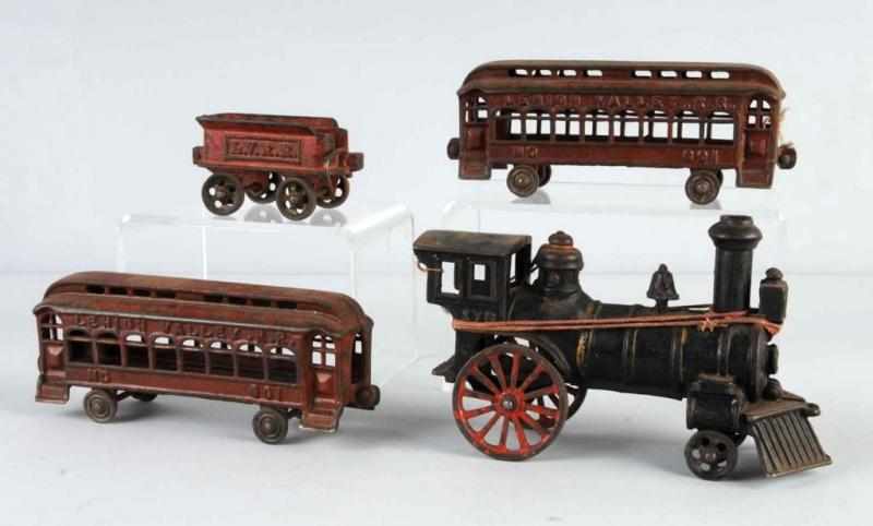 Appraisal: Cast Iron American-Style Floor Train Toy Description Includes steam engine