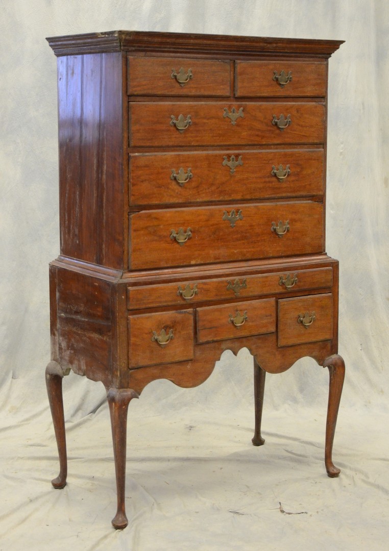 Appraisal: Walnut Queen Anne flat top highboy top section with over