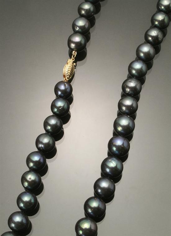 Appraisal: Princess Length Tahitian Pearl Necklace Knotted The single strand having