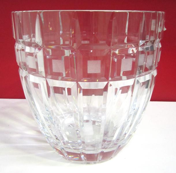 Appraisal: A WATERFORD CRYSTAL VASE A WATERFORD CRYSTAL VASE No Entry