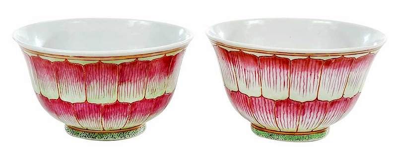 Appraisal: Pair Chinese Porcelain Lotus Motif Bowls with pink and green