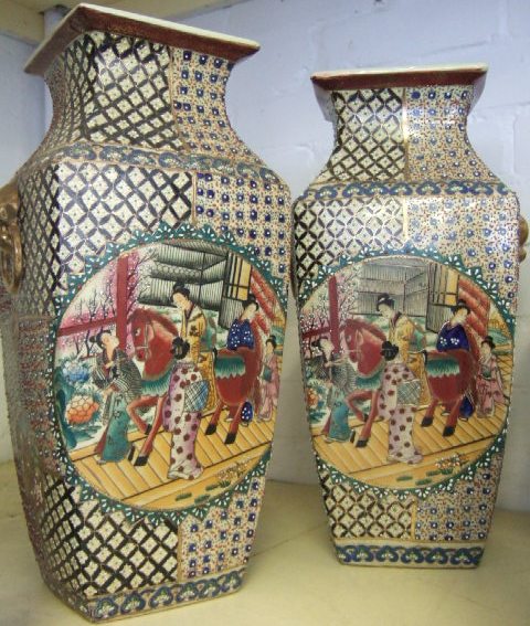 Appraisal: A pair of Japanese style Chinese pottery vases th century