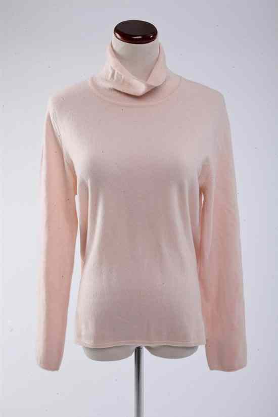 Appraisal: CHANEL PINK CASHMERE TURTLENECK fall collection size A-line with knitted