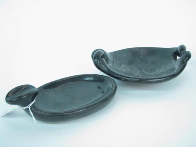 Appraisal: Two pieces Santa Clara type pottery including x oval tray