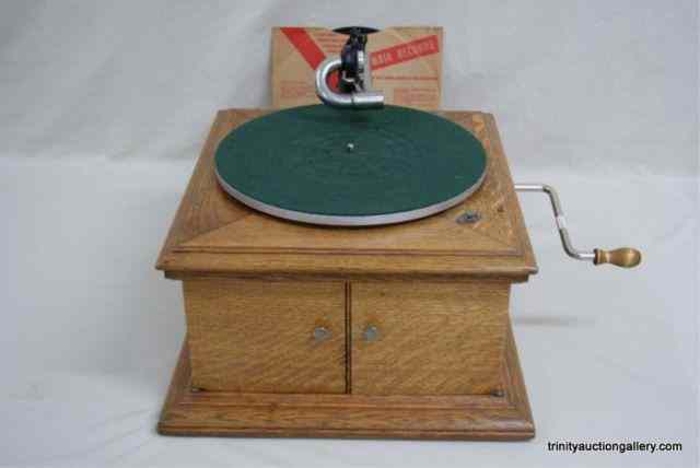 Appraisal: Antique Victor Talking Machine VV - VIThis is a very