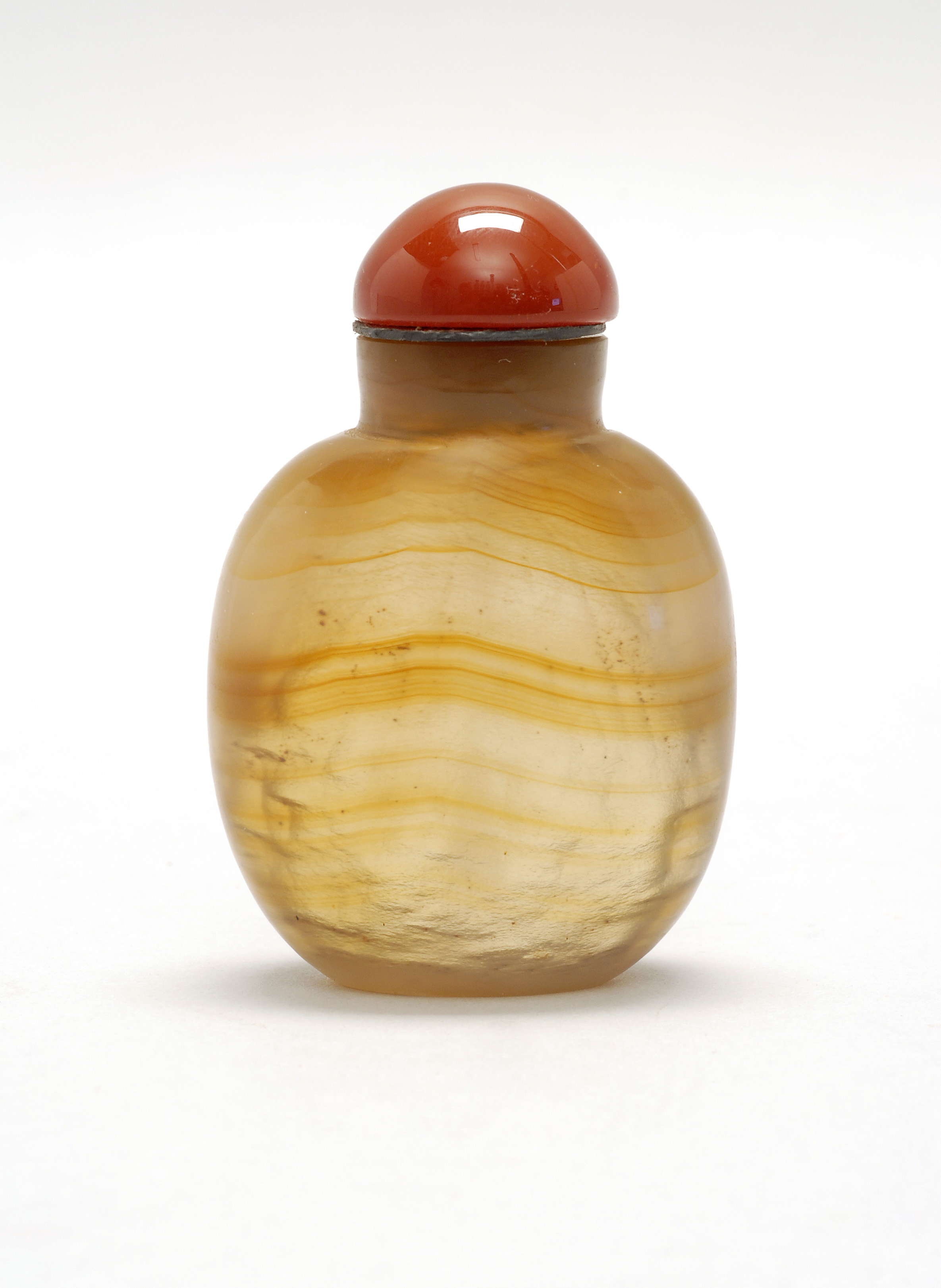 Appraisal: FLOATER AGATE SNUFF BOTTLE th CenturyIn ovoid form with banded