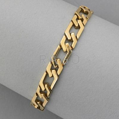 Appraisal: K YELLOW GOLD LINK BRACELET Large link bracelet with safety