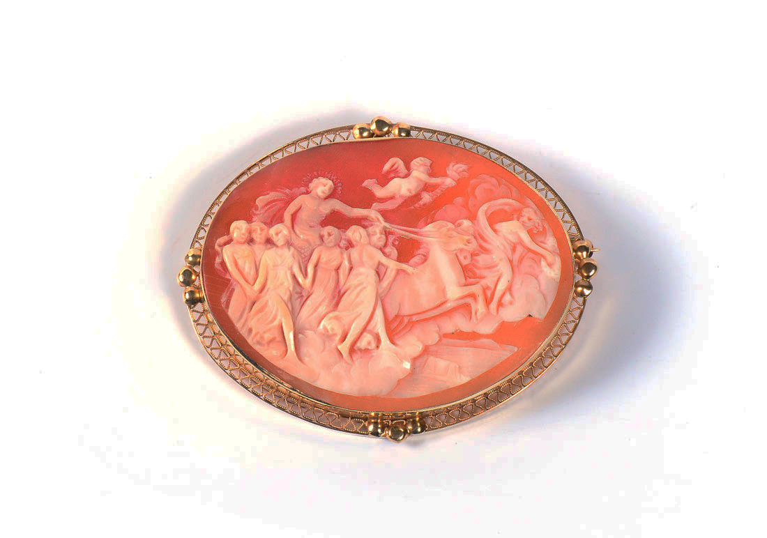 Appraisal: PHOEBUS APOLLO SHELL CARVED CAMEO k GOLD PENDANT BROOCH This