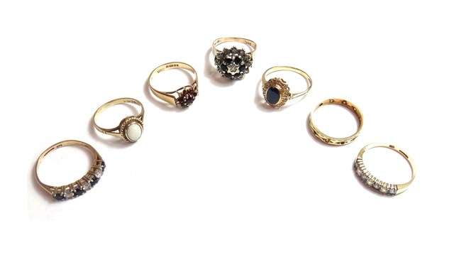 Appraisal: A ct gold diamond and sapphire set cluster ring a