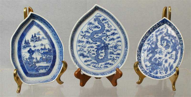 Appraisal: Lot of th c Chinese export porcelain leaf dishes with