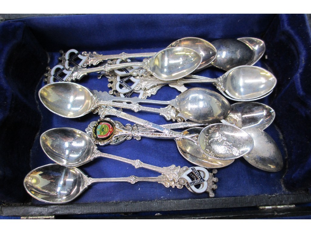 Appraisal: Box of souvenir spoons