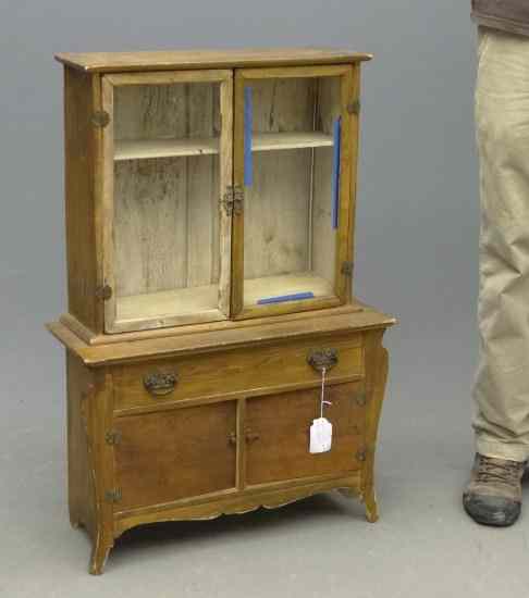 Appraisal: Victorian doll's cupboard '' W '' Ht