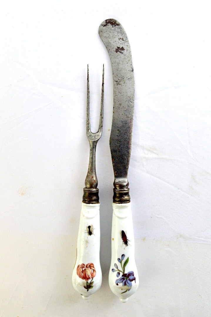 Appraisal: A pair of Meissen porcelain cutlery handles mid- th century