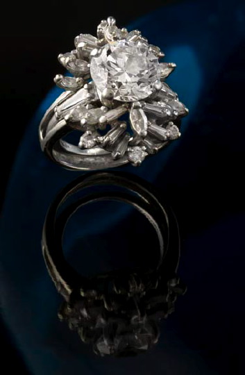 Appraisal: Lady's Platinum and Diamond Solitaire-Style Ring composed of a central