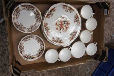 Appraisal: Colcoulgh part dinner service consisting of dinner plates side plates