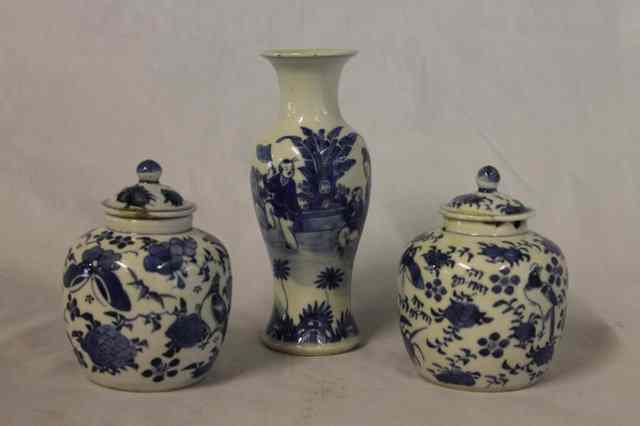 Appraisal: A PAIR OF CHINESE BLUE AND WHITE PORCELAIN SMALL VASES