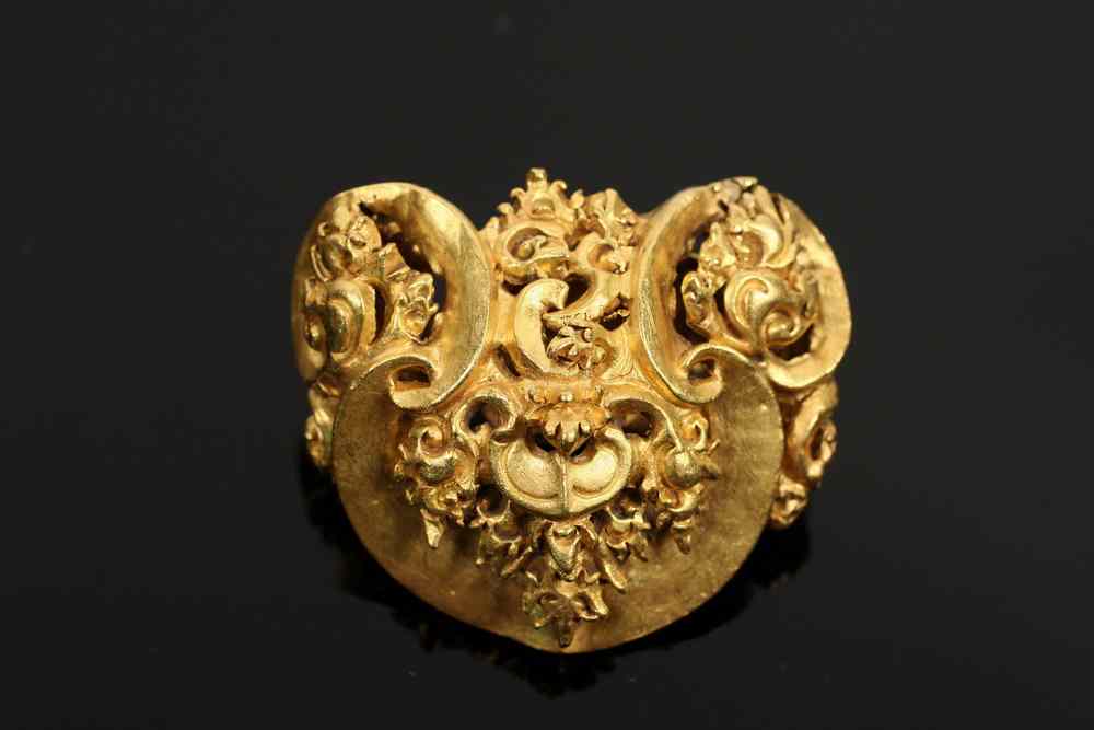 Appraisal: ANCIENT CHINESE GOLD BELT TIP - Pure Gold Ming Dynasty