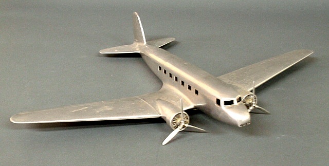 Appraisal: - Aluminum twin-engine airplane model c h x l x