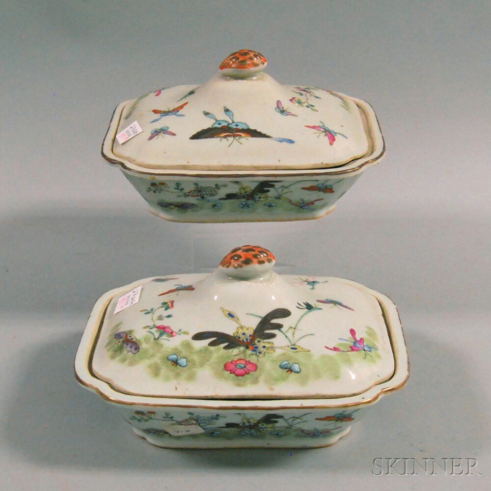 Appraisal: Pair of Chinese Export Porcelain Covered Vegetable Dishes th century