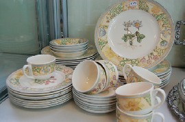 Appraisal: WEDGWOOD GARDEN MAZE DINNER SERVICE