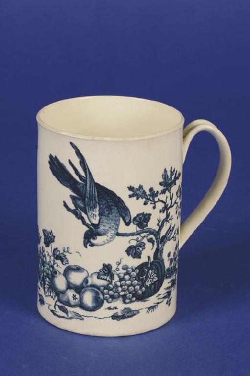 Appraisal: A FIRST PERIOD WORCESTER BLUE AND WHITE MUG circa printed