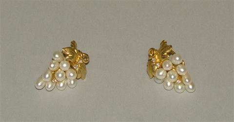 Appraisal: PAIR OF YELLOW GOLD AND PEARL GRAPE CLUSTER EAR CLIPS