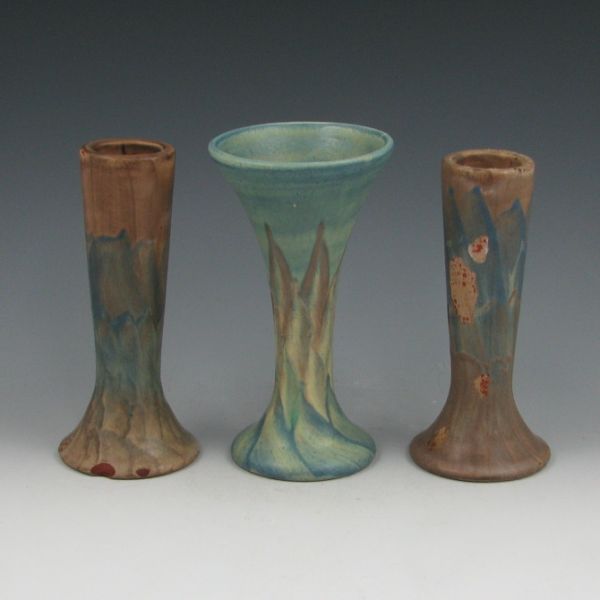 Appraisal: Lot fo three Peters Reed Landsun vases All unmarked Each