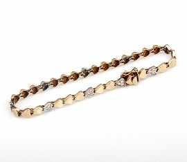 Appraisal: A ct gold diamond set heart shaped link bracelet estimated