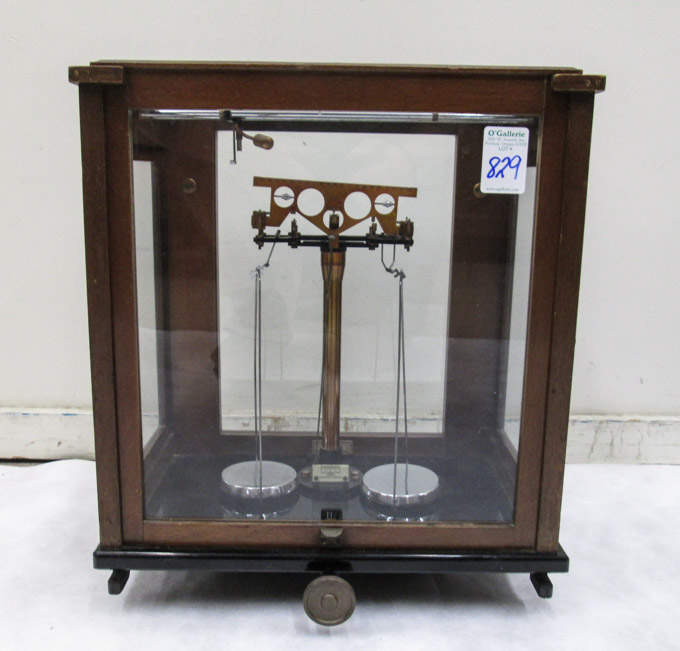 Appraisal: BALANCE BEAM SCALE IN MAHOGANY CASE J W Towers Co