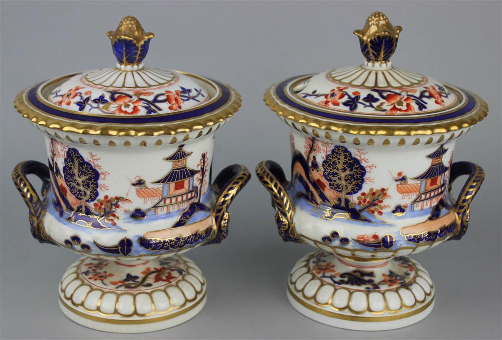 Appraisal: PAIR OF CHAMBERLAIN'S WORCESTER IMARI DECORATED SAUCE TUREENS AND COVERS