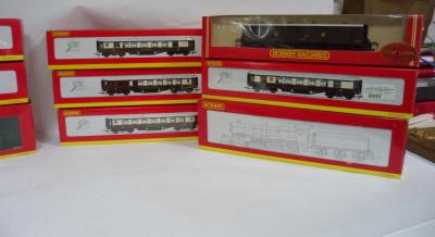 Appraisal: A Hornby R ' Kenilorth Castle' locomotive and tender a