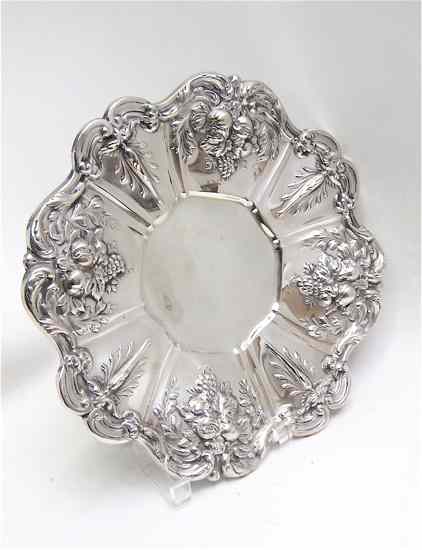 Appraisal: REED BARTON STERLING SILVER TRAY in the ''Francis I'' pattern