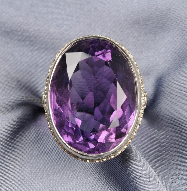 Appraisal: Art Deco kt White Gold and Amethyst Ring bezel-set with