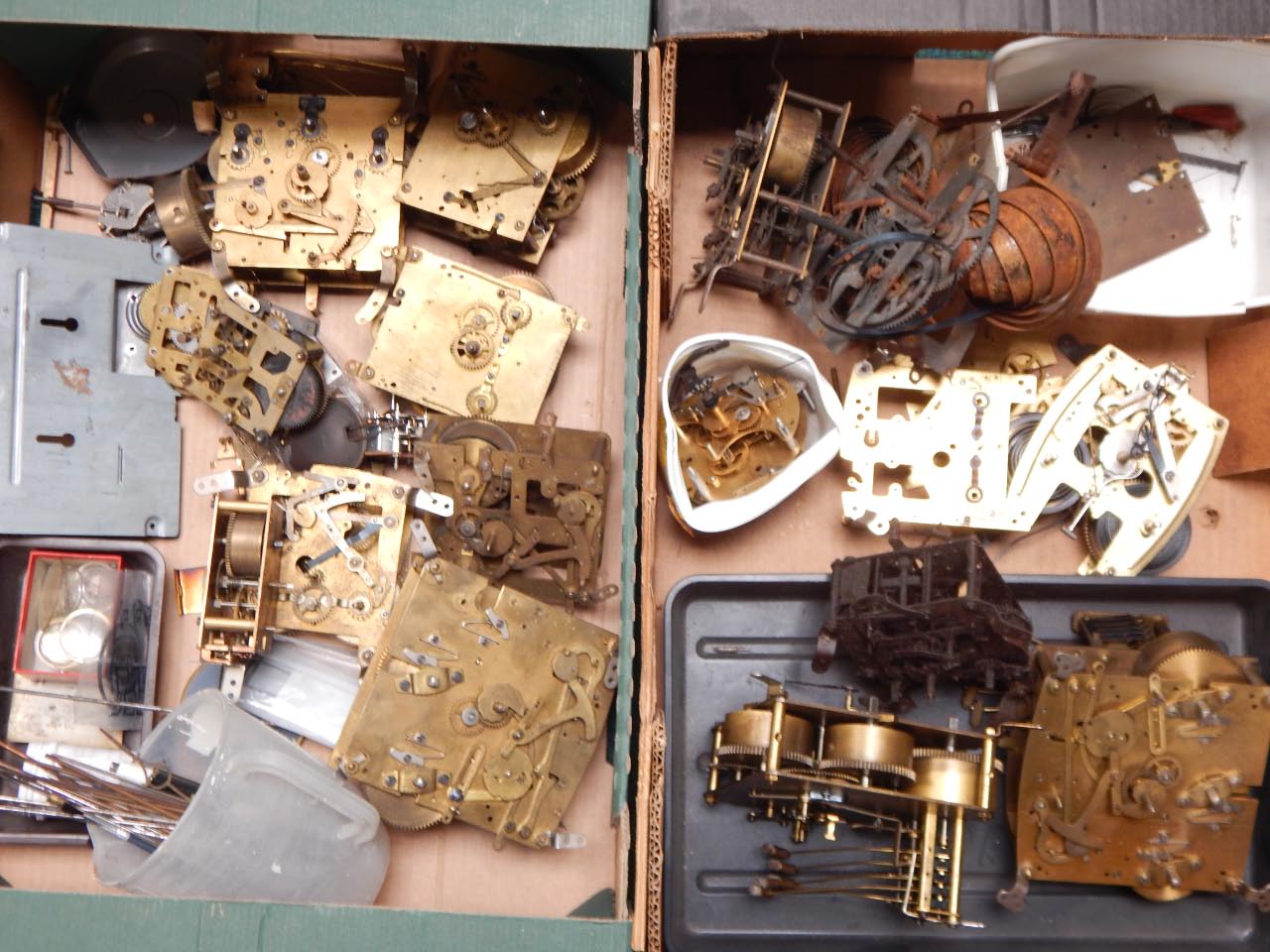 Appraisal: Various early thC and later part clock workings other clock