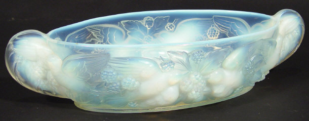 Appraisal: Art Deco opalescent glass bowl moulded with birds amongst berry