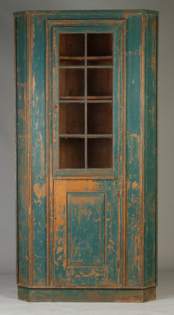 Appraisal: Early New York State Pine Corner Cupboard Early th cent