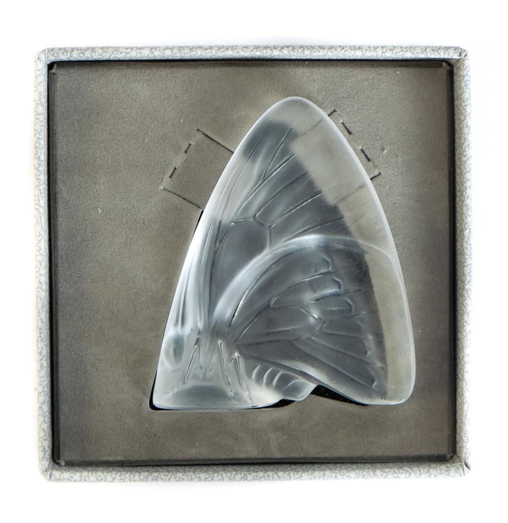 Appraisal: LALIQUE CRYSTAL GRAND NACRE BUTTERFLY W BOXLalique clear crystal grand