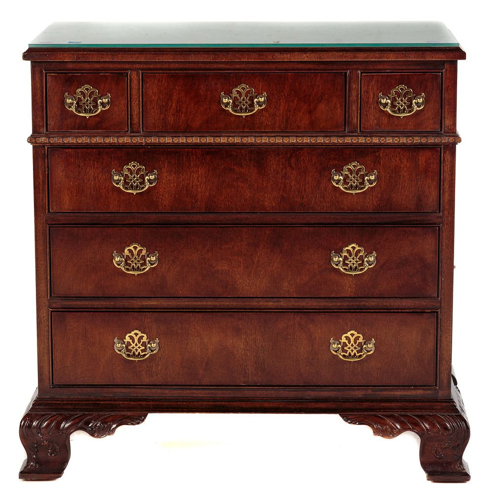 Appraisal: Henredon Mahogany Bachelors Chest Mahogany with a figural veneered top