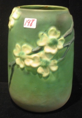 Appraisal: ROSEVILLE AMERICAN ART POTTERY VASE an unsigned vase in the