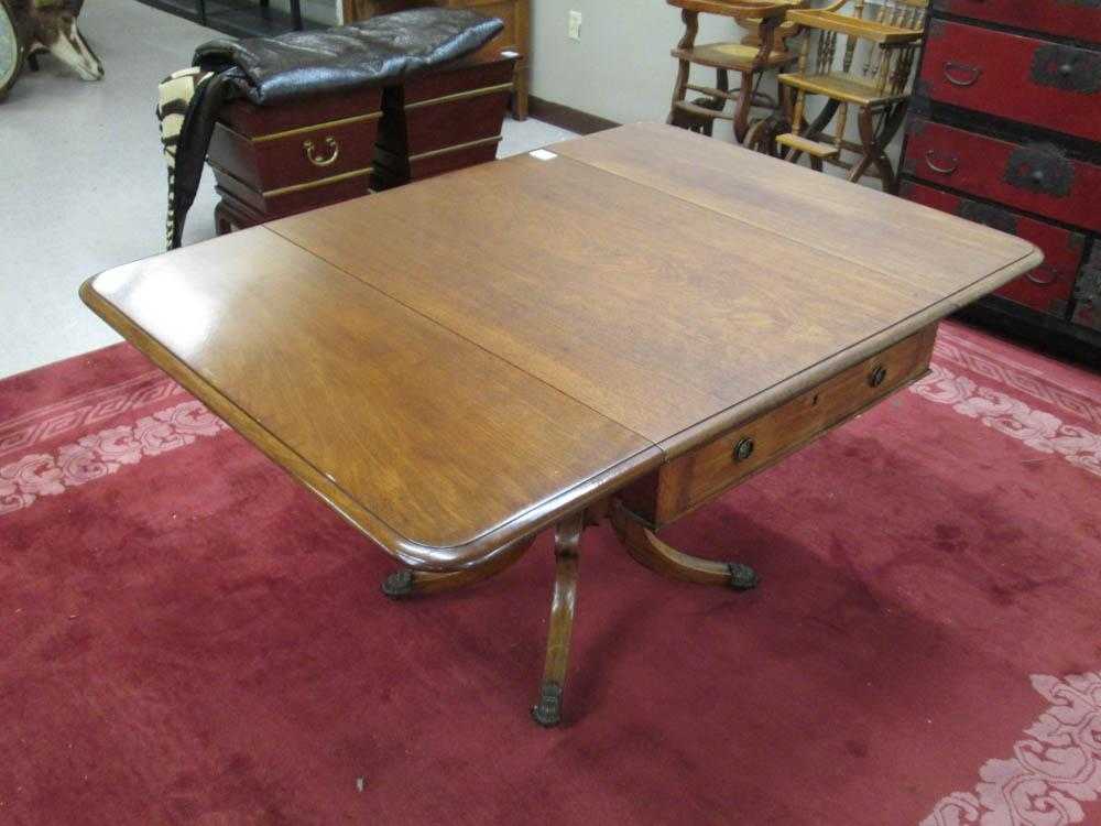 Appraisal: FEDERAL DROP-LEAF MAHOGANY DINING TABLE American th century the rectangular