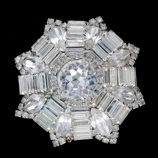 Appraisal: Weiss Rhinestone Brooch A Weiss rhinestone brooch all signed pieces